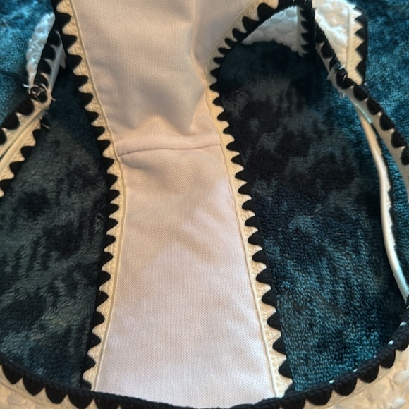 White and black Bikini Set - Picture 7 of 8